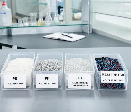 Polymer resin sample trays